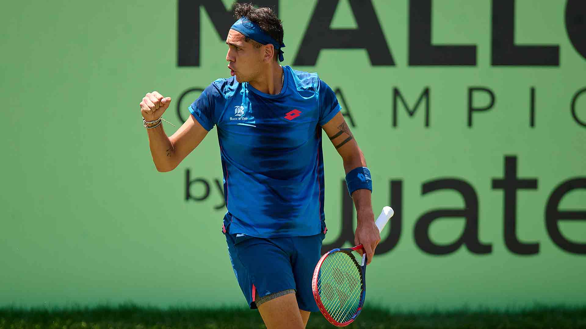 Tokyo Take-Off! Shapovalov Serves Past Johnson